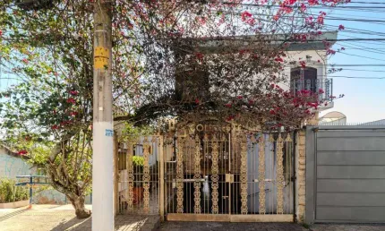 Casa à Venda na Vila Formosa – 240m², 4 Pavimentos e Garagem para 6 Carros