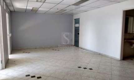 Sala comercial para alugar na Avenida Adolfo Pinheiro, 1000, Santo Amaro, São Paulo por R$ 5.000
