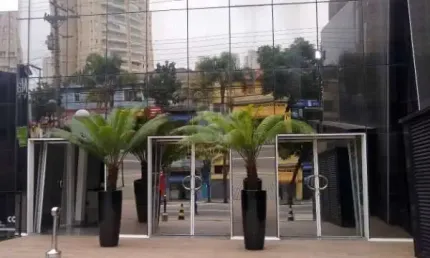 Ponto comercial para alugar na avenida nossa senhora do sabará, 1117, jardim marajoara, são paulo por r$ 10.000