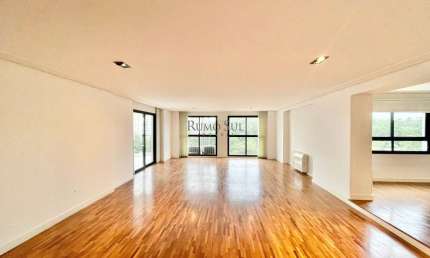 Apartamento com 4 quartos para alugar na Avenida Washington Luís, 1576, Jardim Marajoara, São Paulo por R$ 23.000