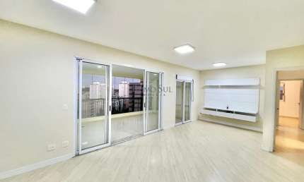 Apartamento com 3 quartos para alugar na Rua Sócrates, 335, Jardim Marajoara, São Paulo por R$ 7.500