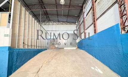 Barracão / Galpão / Depósito com 3 salas para alugar na Rua Rodrigues de Medeiros, 463, Interlagos, São Paulo por R$ 7.000