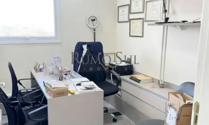 Sala comercial com 1 sala para alugar na Rua Benedito Fernandes, 545, Santo Amaro, São Paulo por R$ 3.000