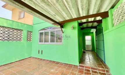 Casa com 3 quartos à venda na Carlos Falletti, 44, Campo Grande, São Paulo por R$ 659.000
