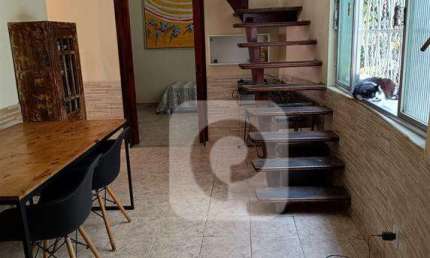 Exelente casa de vila com 4 quartos , terraço, 2 vagas e próximo ao metro Afonso Pena