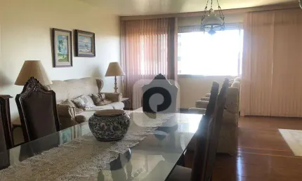 Apartamento de 153 m2, três quartos, suíte, 2 vagas e próximo do metrô!