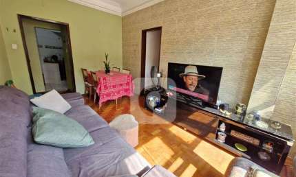 Apartamento três quartos com suíte no Rio Comprido.