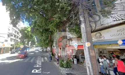Loja comercial frente de rua , junto à  Haddock Lôbo.