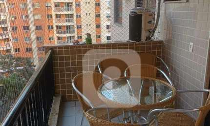 Condomínio completo com infraestrutura da Tijuca com três quartos e duas vagas.
