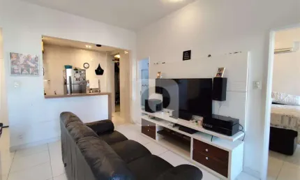Apartamento de dois quartos com 80 m2, e vaga escriturada na Uruguai, próximo metrô!