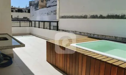 Descubra seu refúgio na Tijuca: Cobertura Duplex com Piscina em Rua Charmosa!