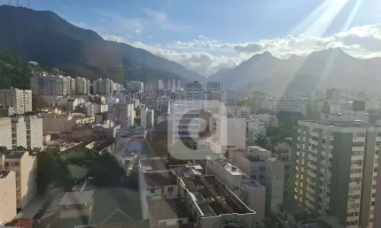 Apartamento 03 qts  maravilhoso próximo ao metrô Saens Pena!!