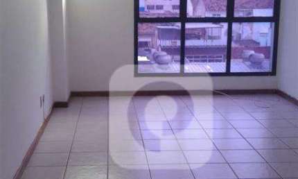 Sala comercial junto a Vinte oito de Setembro, excelente localização e pronta .