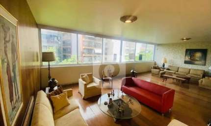 Apartamento espaçoso e completo na Tijuca, juntinho Metrô.