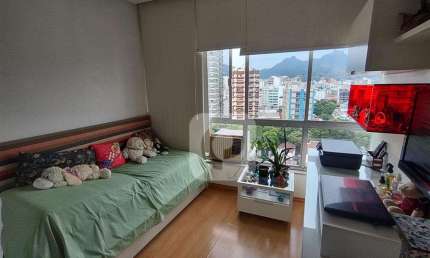 Tijuca 3 quartos junto ao Metrô São Francisco Xavier