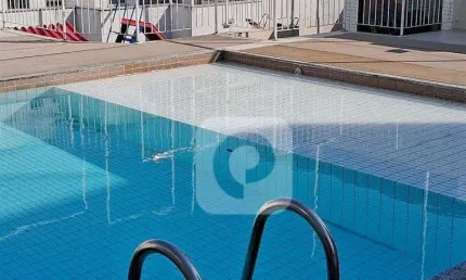 Shopping tijuca. ótimo 3 quartos com varanda, vaga escriturada e piscina em rua tranquila.