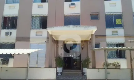 Encantado.  rua pompilio de albuquerque .1 quarto com vaga prédio extremamente bem cuidado
