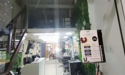Ponto comercial reformado com mezanino, banheiro e copinha - 40m2