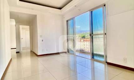 Rocha. Cobertura duplex com boa área externa e 2 vagas escrituradas. Nada à fazer.