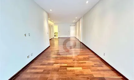 Apartamento de 3 quartos, com 2 vagas de garagem , próximo ao metrô afonso pena .