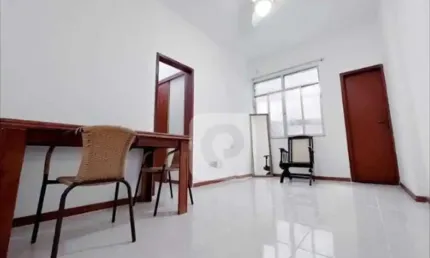Apartamento Quarto e Sala Mobiliado com Área Privativa Externa na rua Riachuelo