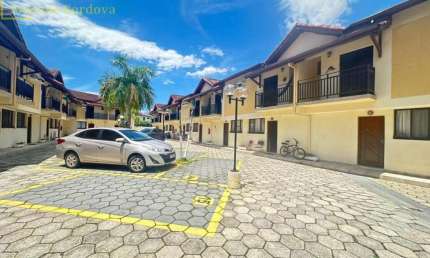 Casa em condomínio fechado com 3 quartos à venda no Maitinga, Bertioga  por R$ 570.000