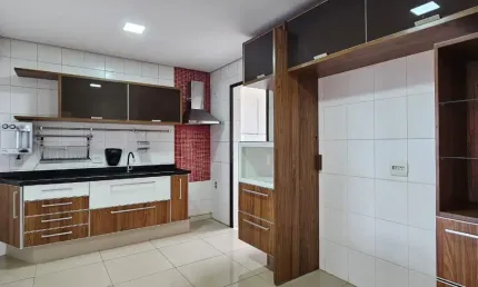 Apartamento 140m² com 3 dormitórios (1 suíte) – amplo e bem localizado