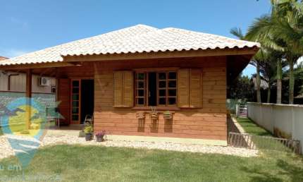 Casa à venda na Rua Crisântemo, 52, Morrinhos, Bombinhas