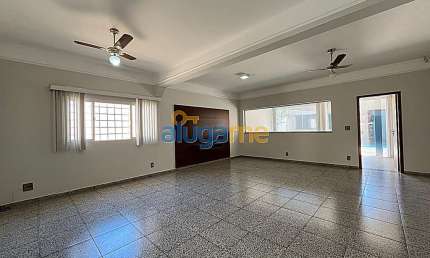 Casa no Mançor Daud com 4 suítes e varanda gourmet, próximo ao Hospital Austa.