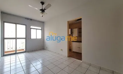 Apartamento na Vila Imperial com 1 dormitório, armário, ar-condicionado e portaria.