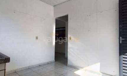 Casa com 2 quartos para alugar na Rua Caiçara, 292, Jardim Imperial, Catanduva