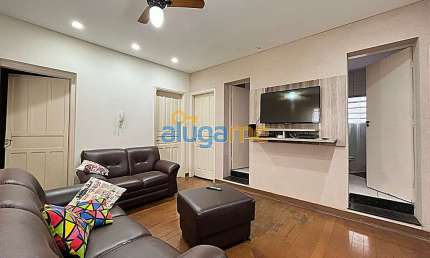 Casa comercial a 50 metros da Avenida Bady Bassitt, com 07 salas e 4 banheiros.