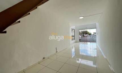 Sala comercial com mezanino e fachada, com acessibilidade e pé direito de 05 metros, próxima da UNIRP.