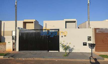 Casa  de 2 dormitórios, com portão eletrônico no Bairro Bosque das Laranjeiras