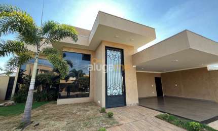Casa no condomínio Village La Montagne, com 03 dormitórios, área gourmet coberta e piscina aquecida com hidromassagem.