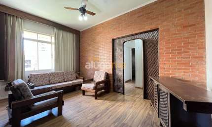 Apartamento no centro (Edifício Maria Celeste), com 02 dormitórios, 01 banheiro e 01 vaga, com portaria e elevador.