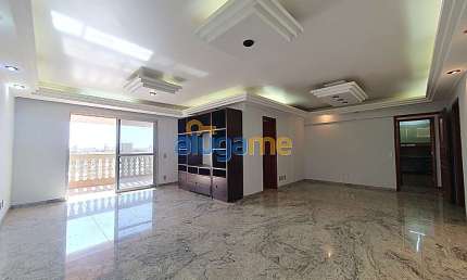 Apartamento no bairro Boa Vista com 3 suítes, 2 vagas, portaria e elevador.