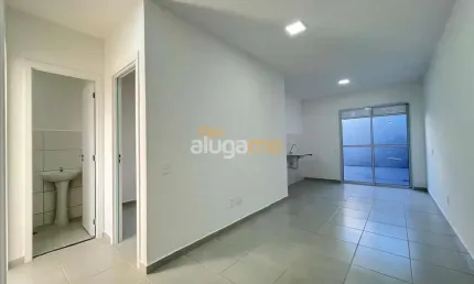 Casa no condomínio Garden RNI com 02 dormitórios e quintal com muros, fechado.