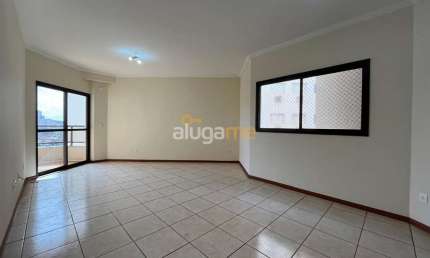 Apartamento com 03 dormitórios (e 01 de serviço) na Vila Imperial, com 02 vagas, elevador e portaria 24 horas.