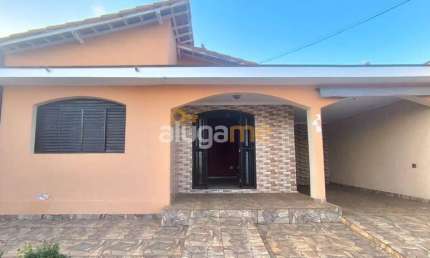 Casa para locação e venda no bairro São Francisco em Catanduva