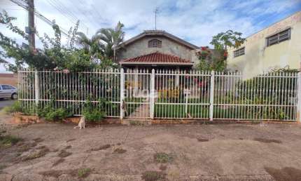 Casa com 3 quartos para alugar na Rua Campinas, 524, Higienópolis, Catanduva