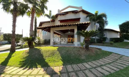 Sobrado de alto padrão no Damha II (2), com 04 suítes, varanda gourmet com churrasqueira e piscina.
