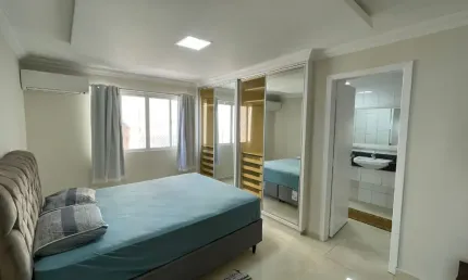 Luxo e Elegância na Avenida Atlântica: Apartamento de 3 Suítes com Vista Deslumbrante!