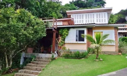 Casa com 5 dormitórios à venda, 172 m² por R$ 2.500.000,00 - Lagoa da Conceição - Florianópolis/SC