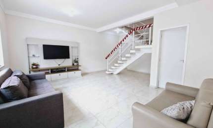 Espetacular sobrado para venda com 3 quartos, sendo 2 suítes, 180m²