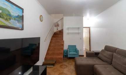 Versátil sobrado para venda em Jardim Vivan com 2 quartos, 130m²