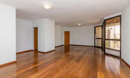 Confortável apartamento tipo para venda com 4 quartos, sendo 2 suítes, 185m²