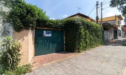 Confortável casa tipo para venda em bosque da saúde com 3 quartos, 240m²