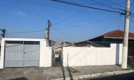 Confortável casa tipo para venda em Jardim Peri com 5 quartos, 90m²