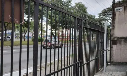 Casa Comercial para locação em Jardim Três Marias  -  São Paulo